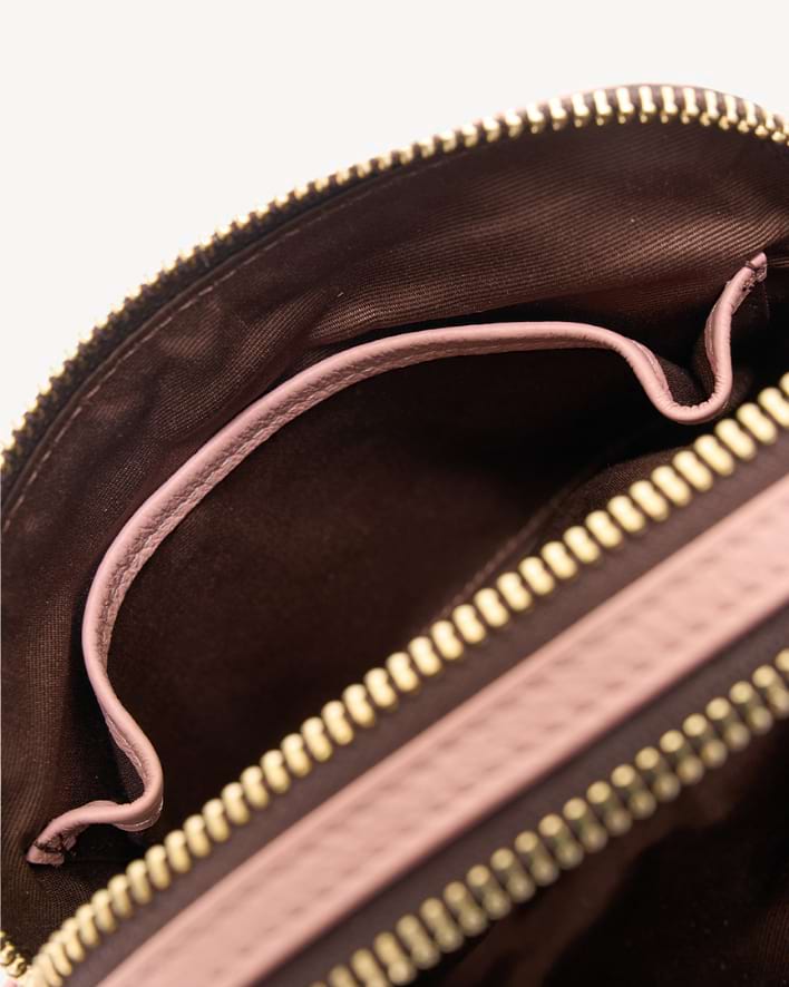 Double Zip Compartments