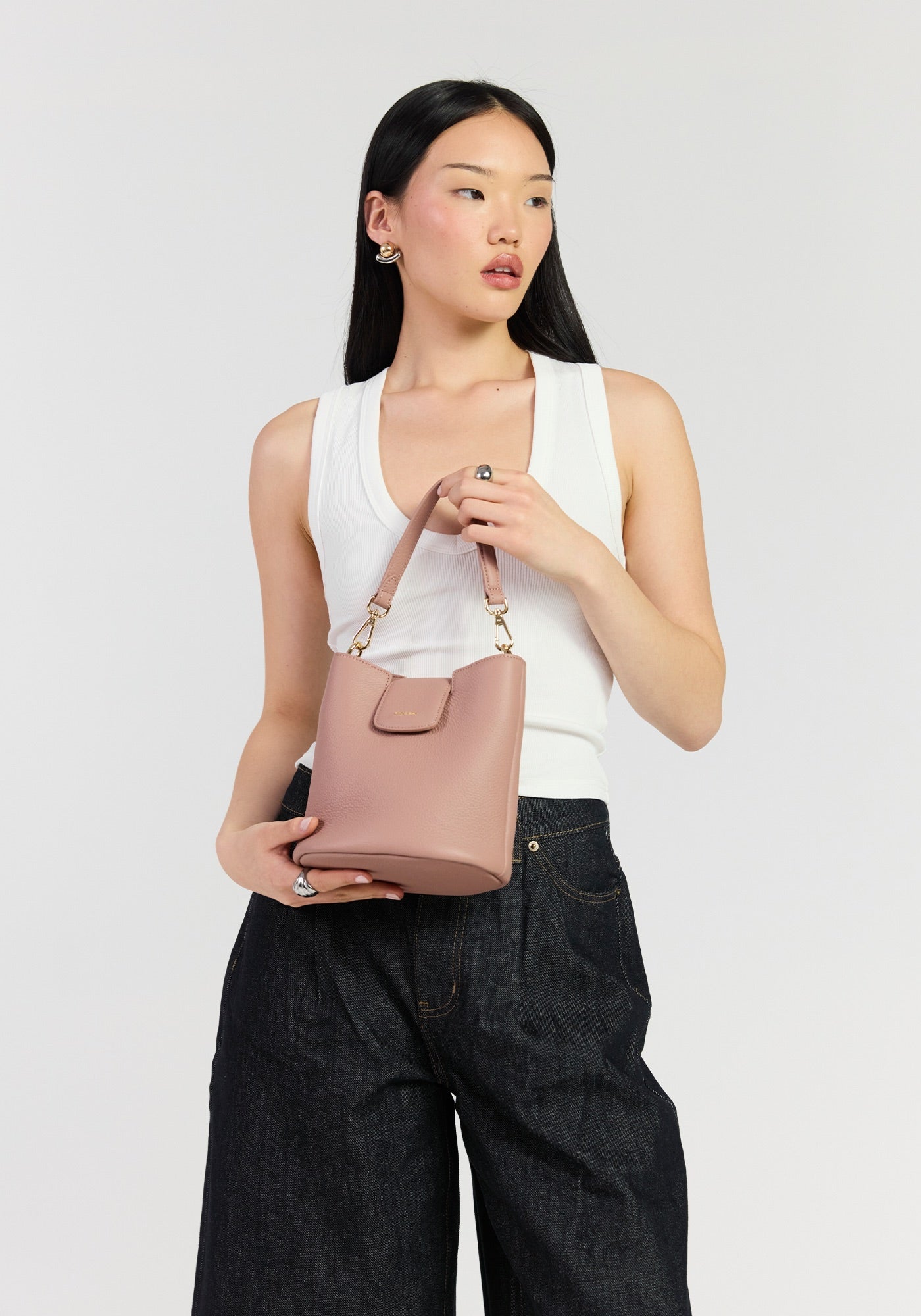 Leo Crossbody