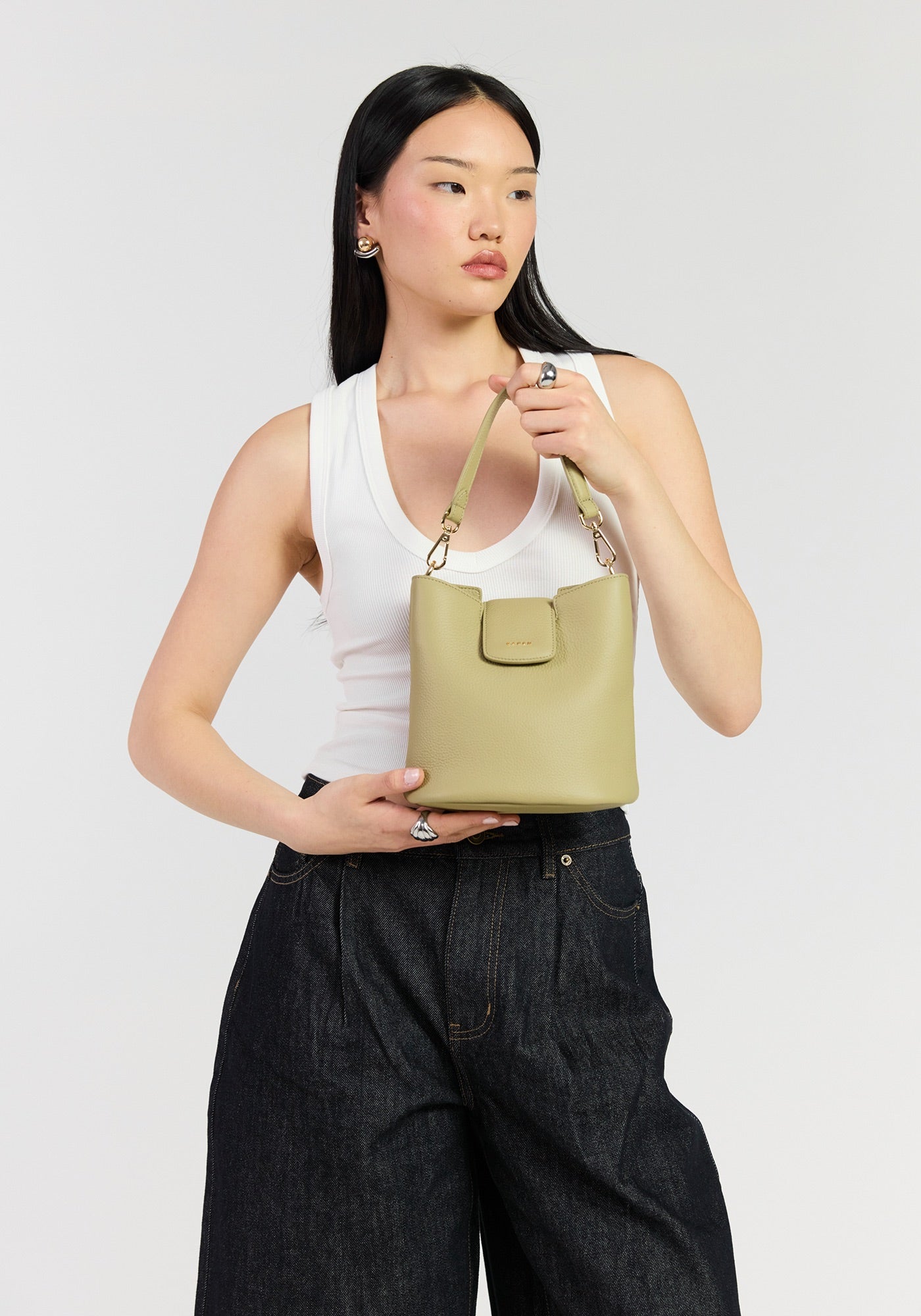 Leo Crossbody